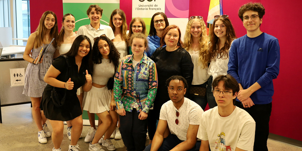 Photo - Group photo of the participating students with staff